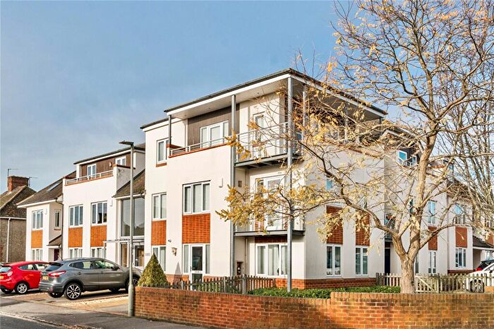 2 Bedroom Apartment For Sale In Kelburne Road, Cowley, Oxford, OX4