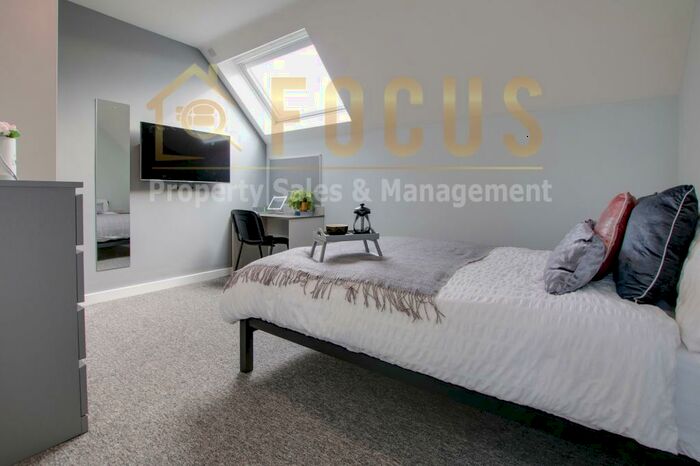 2 Bedroom Apartment To Rent In Houlditch Road, Dhian House, LE2