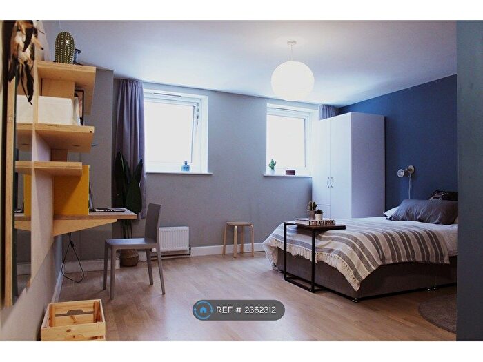 3 Bedroom Flat To Rent In Sheffield City Centre, Sheffield, S1