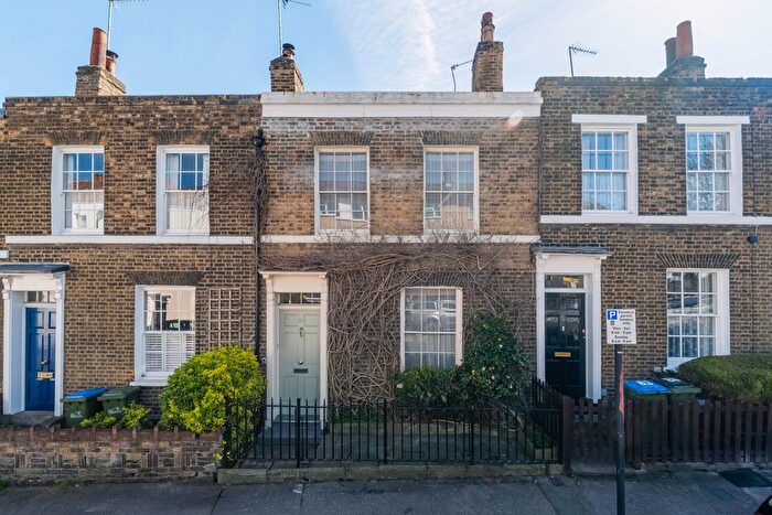 2 Bedroom Detached House For Sale In Royal Hill, London, SE10