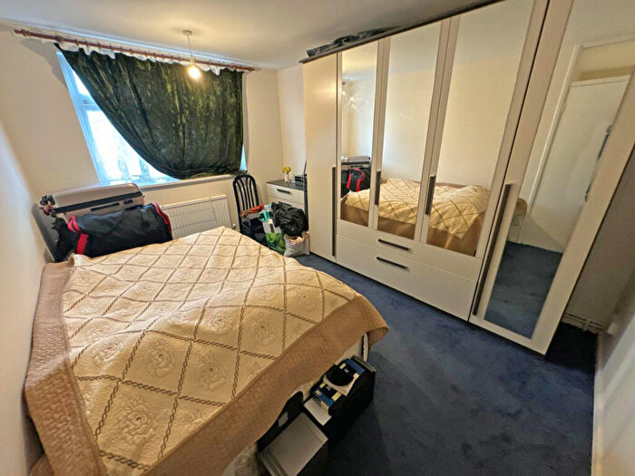 3 Bedroom End Of Terrace House For Sale In Leather Gardens, London, E15