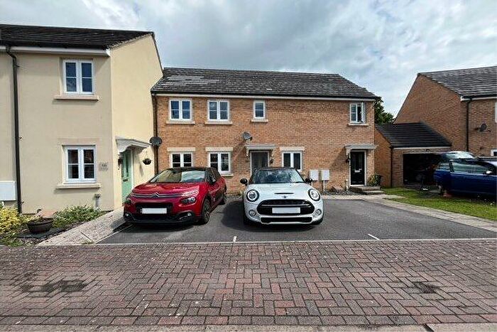 2 Bedroom Flat To Rent In Roy King Gardens, Bristol, BS30