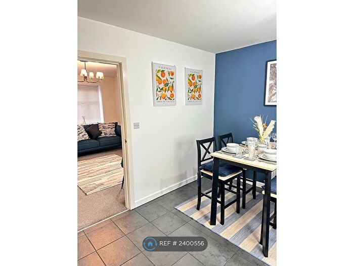 3 Bedroom Semi-Detached House To Rent In Hutchinson Close, Prenton, CH43