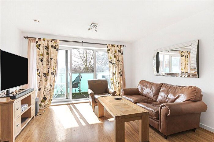 2 Bedroom Apartment To Rent In Burdett Road, London, E3