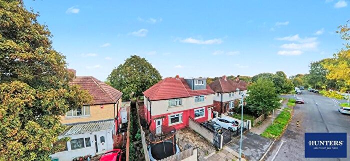 3 Bedroom Semi-Detached House For Sale In Chellow Grange Road, Bradford, BD9