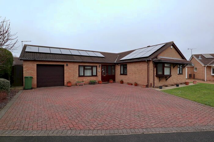 3 Bedroom Detached Bungalow For Sale In Aster Close, Lincoln, LN2