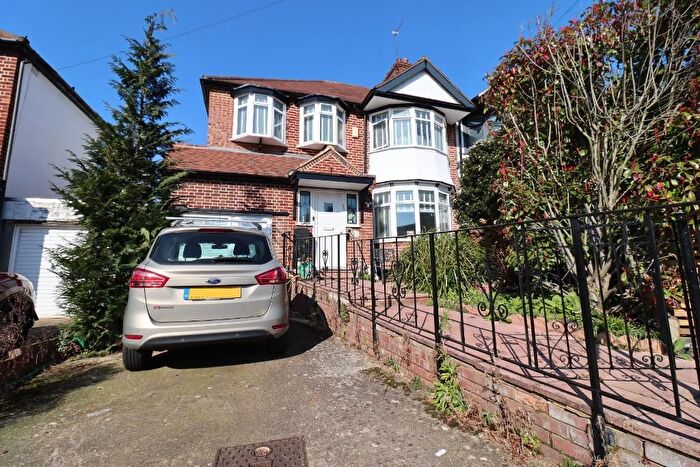 5 Bedroom Semi-Detached House To Rent In Lovatt Close, Edgware, Middlesex, HA8