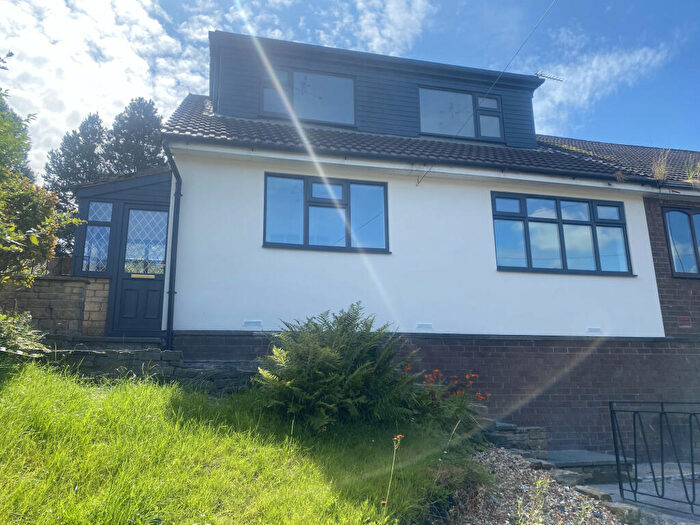 3 Bedroom Semi-Detached House To Rent In Den Lane, Oldham, Lancashire, OL4
