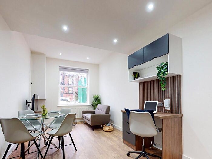 1 Bedroom Apartment To Rent In Apt, Clarendon Road #, LS2