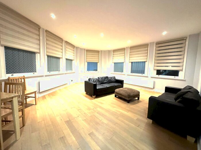 4 Bedroom Flat To Rent In Rostrevor Road, London, SW6