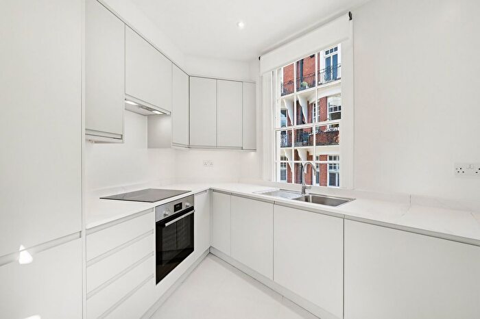3 Bedroom Terraced House To Rent In Cadogan Place, Belgravia, SW1X