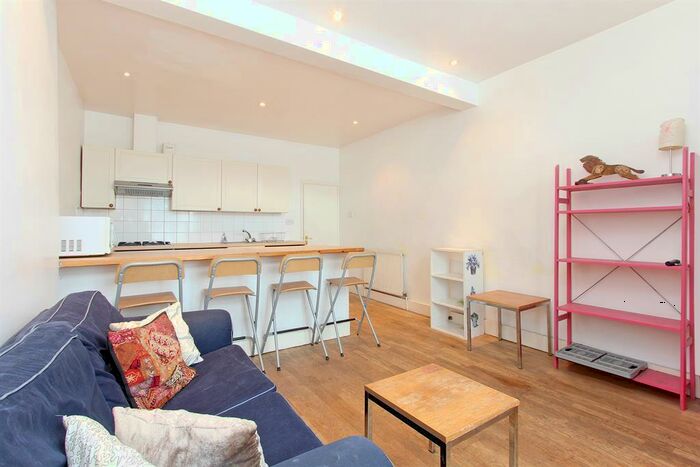 4 Bedroom Terraced House To Rent In Southampton Way, Camberwell, SE5