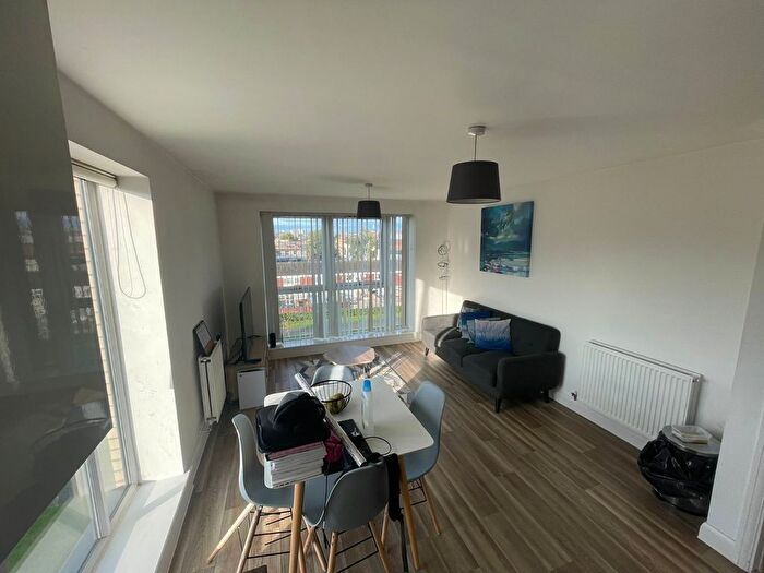 1 Bedroom Flat To Rent In Cadbury House, St. Lukes Road, Birmingham, West Midlands, B5