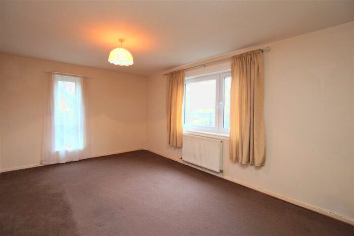 2 Bedroom Flat To Rent In Bomar Avenue, Boness, EH51