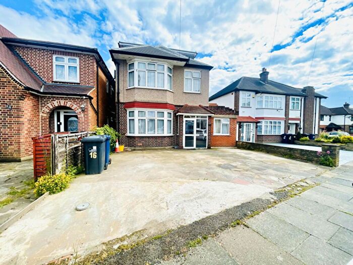 5 Bedroom Detached House For Sale In Shaftesbury Avenue, Southall, Middlesex, UB2