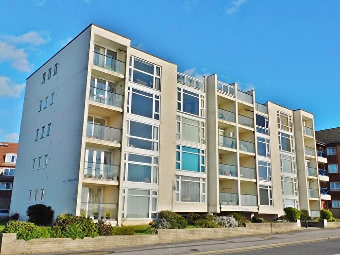 3 Bedroom Apartment For Sale In Marine Parade East, Lee-on-the-Solent, PO13