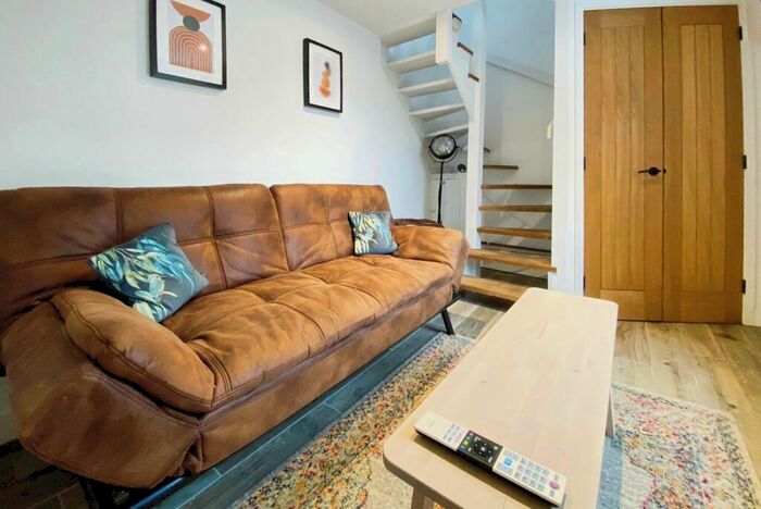 1 Bedroom Detached House For Sale In Church Stile Lane, Woodbury, Exeter, EX5