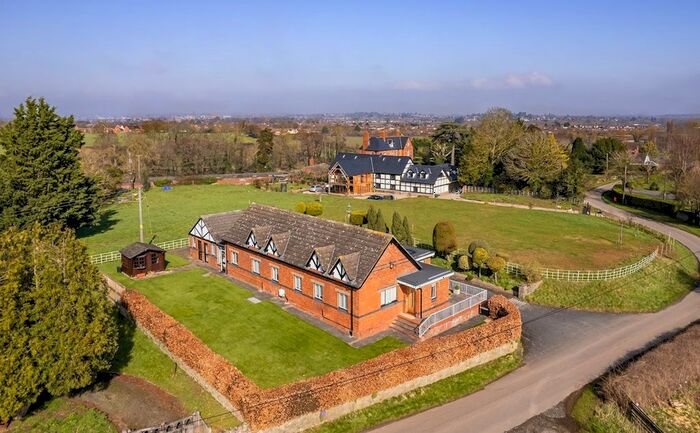 3 Bedroom Detached House For Sale In Bullinghope, Hereford, HR2