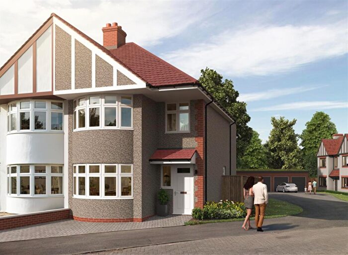 3 Bedroom Semi Detached House For Sale In Beresford Avenue, Whetstone, N20