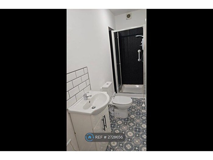 1 Bedroom Flat To Rent In Aberdeen Walk, Scarborough, YO11