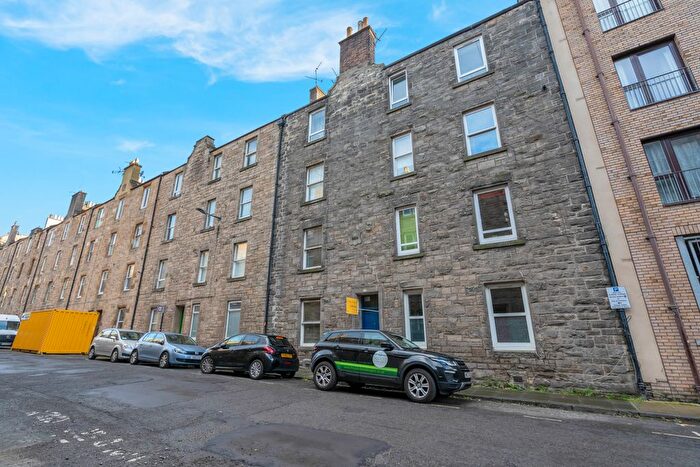 2 Bedroom Flat To Rent In Upper Grove Place, Edinburgh, EH3