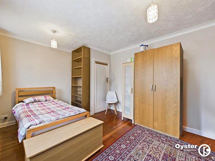 4 Bedroom Detached House For Sale In Uxbridge Road, Harrow, HA3