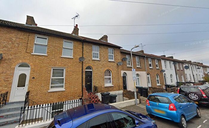 3 Bedroom Terraced House To Rent In Cutmore Street, Gravesend, Kent, DA11