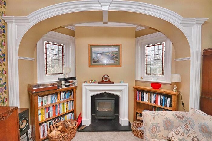 2 Bedroom Flat For Sale In Dittons Road, Eastbourne, BN21