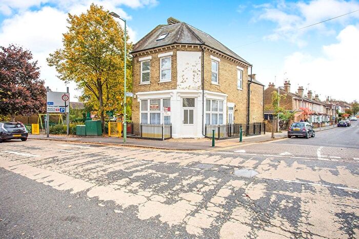 1 Bedroom Flat To Rent In St. Johns Road, Watford, Hertfordshire, WD17