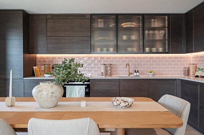 3 Bedroom Flat For Sale In Riverscape, Royal Docks, E16