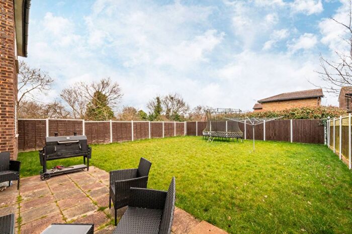 6 Bedroom Detached House To Rent In Morland Close, Hampton, TW12