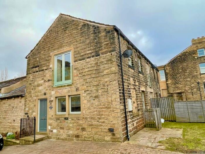 2 Bedroom Mews House To Rent In Southgate Fold, Honley, Holmfirth HD9