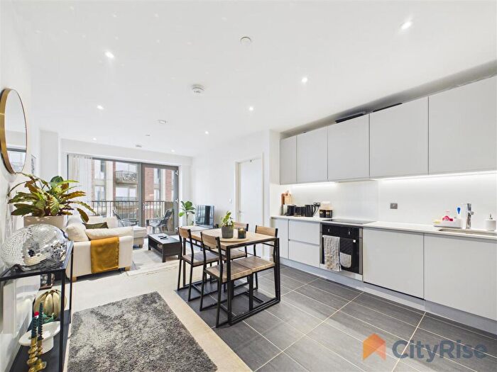 2 Bedroom Apartment To Rent In Local Crescent, Hulme Street, Salford, M5