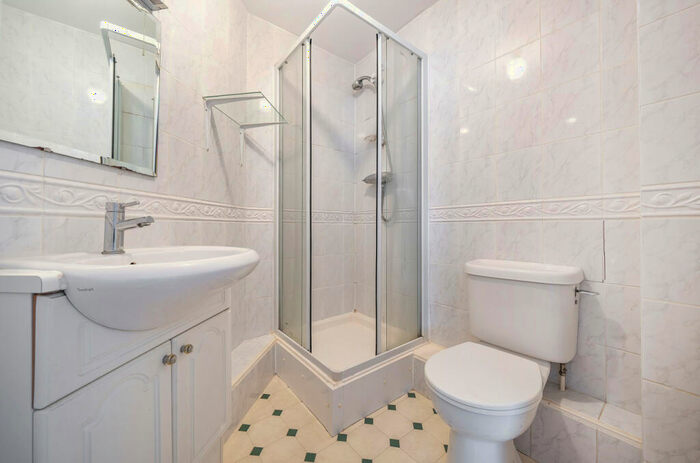 2 Bedroom Flat For Sale In Century Court, Victoria Way, Woking, Surrey, GU21