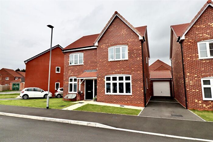 4 Bedroom Detached House For Sale In White Mill Drive, Pocklington, York, YO42