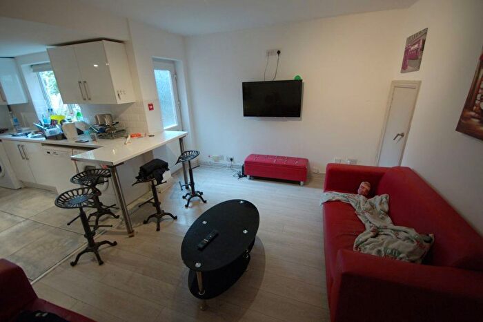 6 Bedroom Property To Rent In Teignmouth Road, Selly Oak, Birmingham, B29