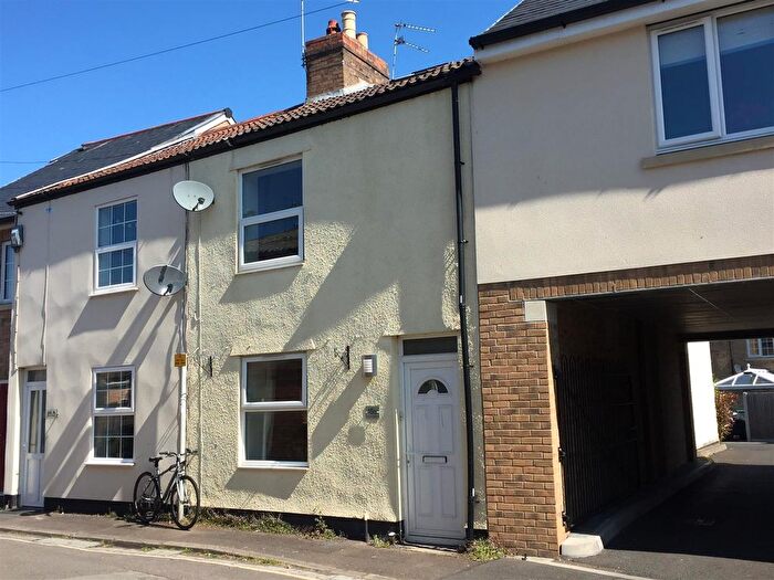 2 Bedroom Flat To Rent In Wood Street, Taunton, TA1