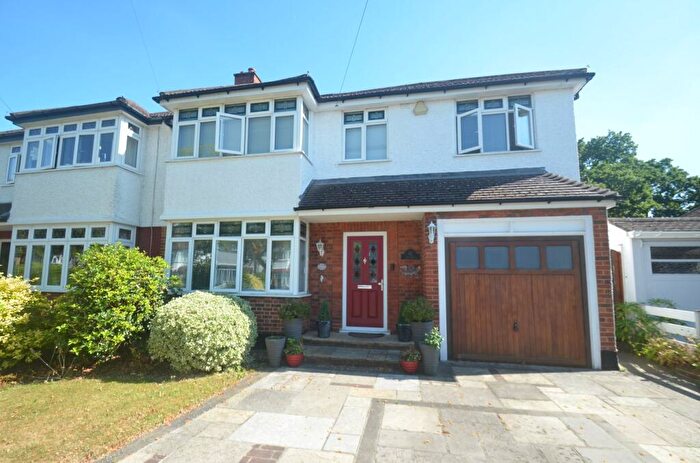 5 Bedroom Semi-Detached House For Sale In Ash Road, Shirley, Croydon, CR0