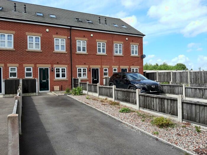 3 Bedroom Town House To Rent In Townley Street, Chorley, Lancashire, PR6