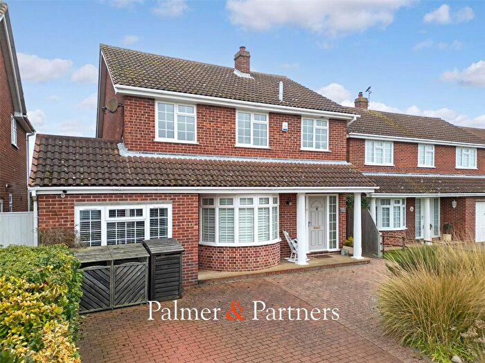 5 Bedroom Detached House For Sale In Ashes Close, Walton On The Naze, Essex, CO14