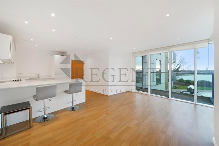 1 Bedroom Apartment To Rent In Riverside Apartments, Goodchild Rd, N4