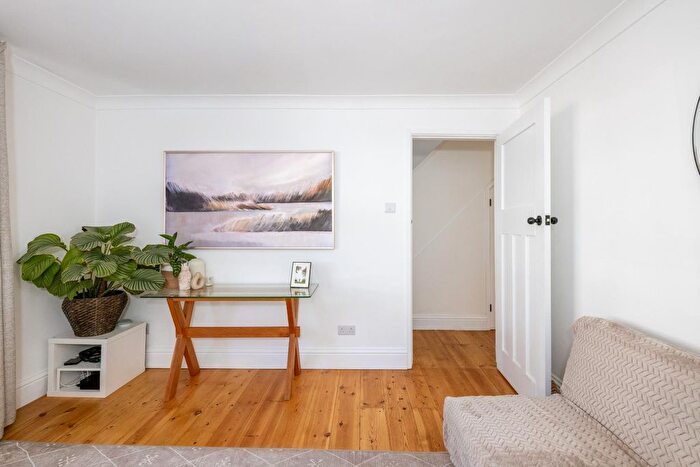 3 Bedroom End Of Terrace House For Sale In Teewell Avenue, Staple Hill, BS16