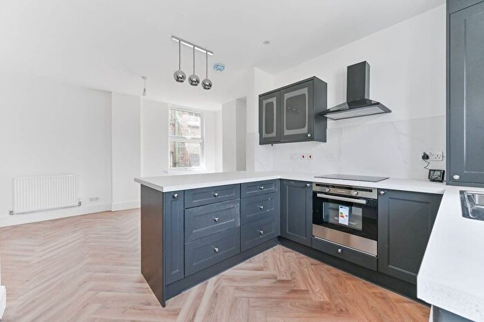 3 Bedroom Flat For Sale In London Road, West Croydon, Croydon, CR0