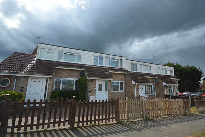 3 Bedroom Terraced House For Sale In Edinburgh Gardens, Braintree, CM7