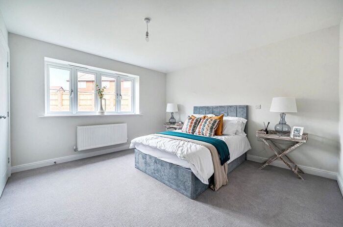 3 Bedroom Detached House For Sale In Hackney Way, Mortimer Common, Reading, Berkshire, RG7