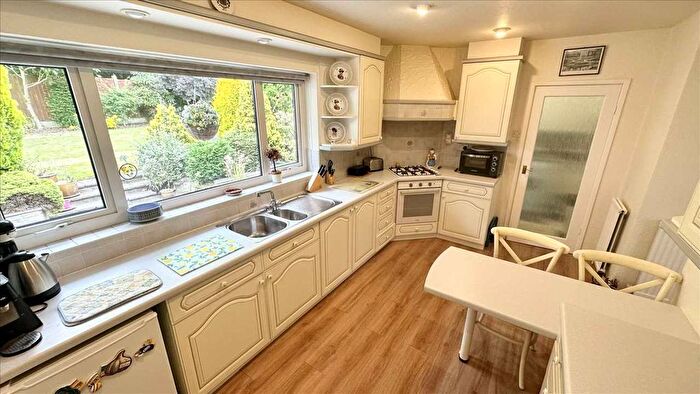 3 Bedroom Bungalow For Sale In Parkland Close, Clifton Village, Nottingham, NG11