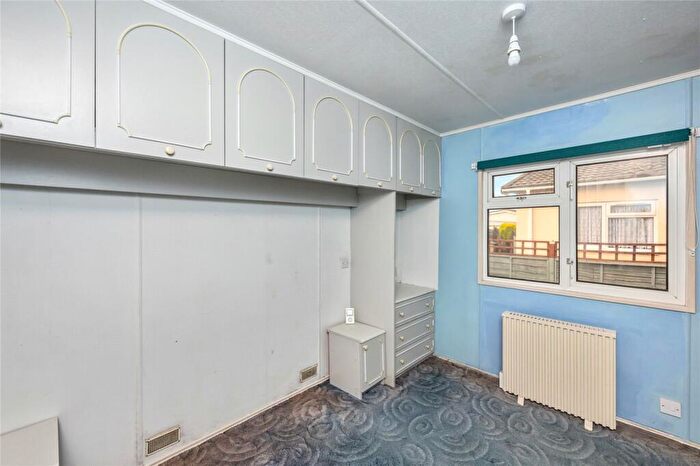 1 Bedroom Park Home For Sale In Broadway Park, Lancing, West Sussex, BN15