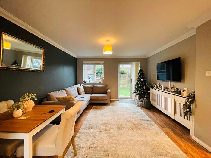 1 Bedroom Flat To Rent In Maidenbower, RH10