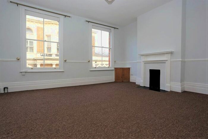 3 Bedroom Maisonette To Rent In Orford Road, Walthamstow, London, E17