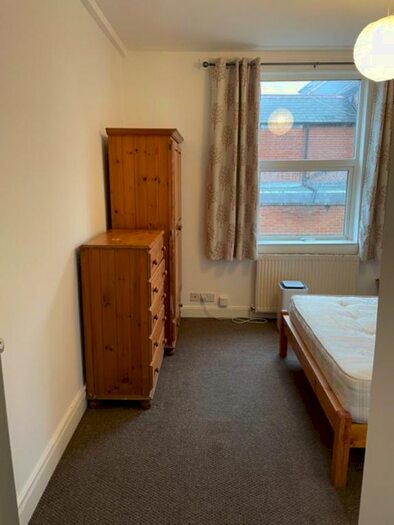 Studio To Rent In Cricklewood Broadway, London, NW2